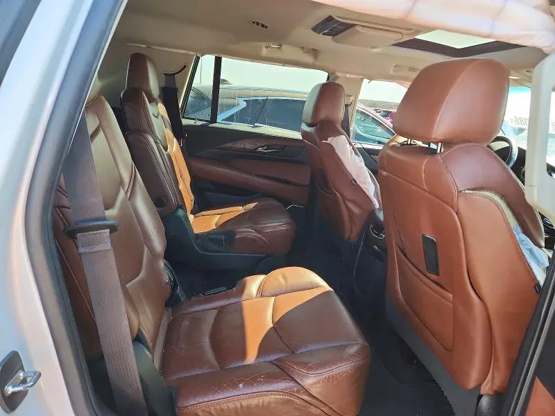 2016 CADILLAC ESCALADE LUXURY  