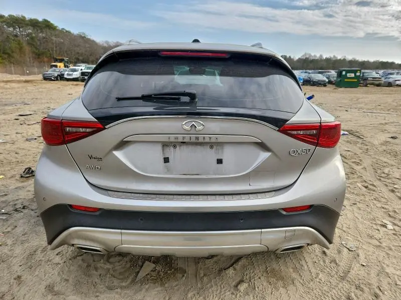 2017 INFINITI QX30 BASE  