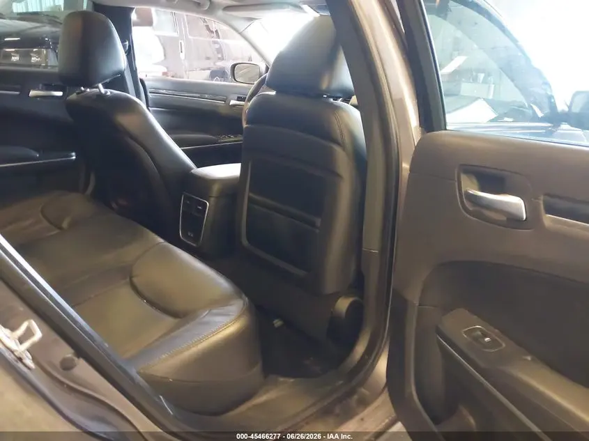 2017 CHRYSLER 300 LIMITED AWD
