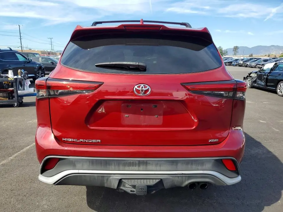 2021 TOYOTA HIGHLANDER XSE  