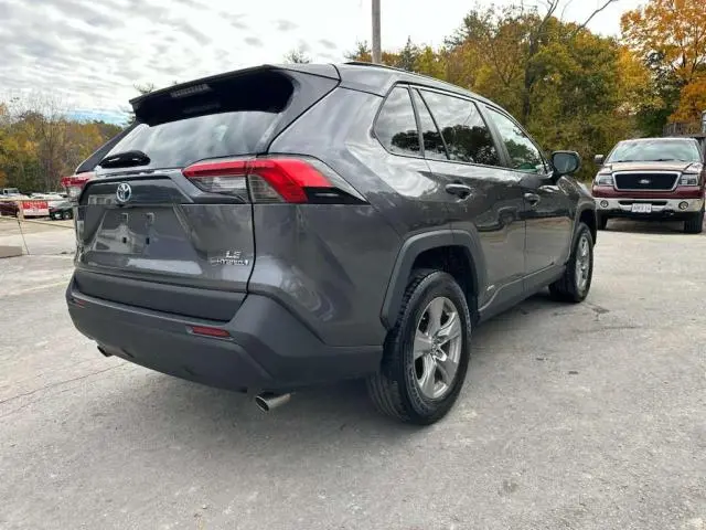 2022 TOYOTA RAV4 LE  