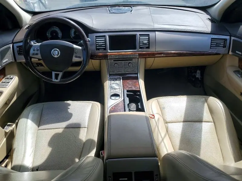 2010 JAGUAR XF PREMIUM  
