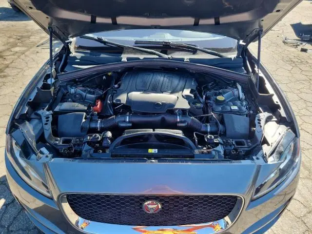 2017 JAGUAR F-PACE PRESTIGE  
