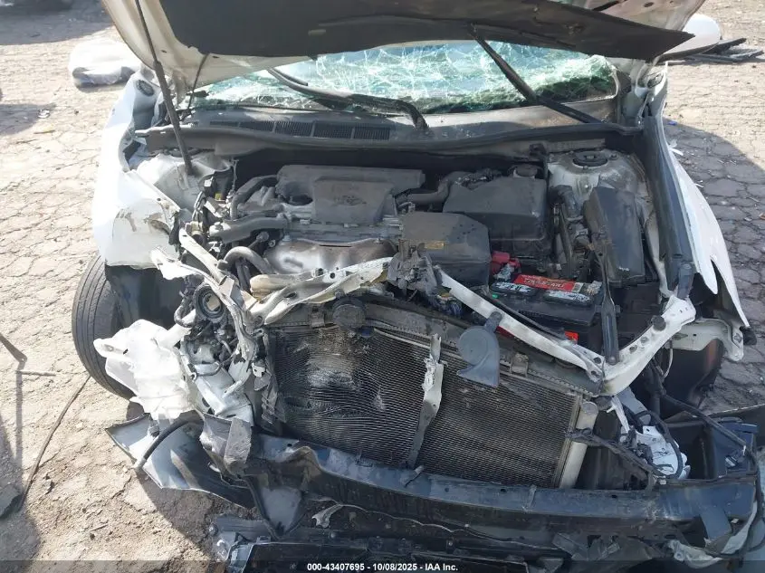 2015 TOYOTA CAMRY SE