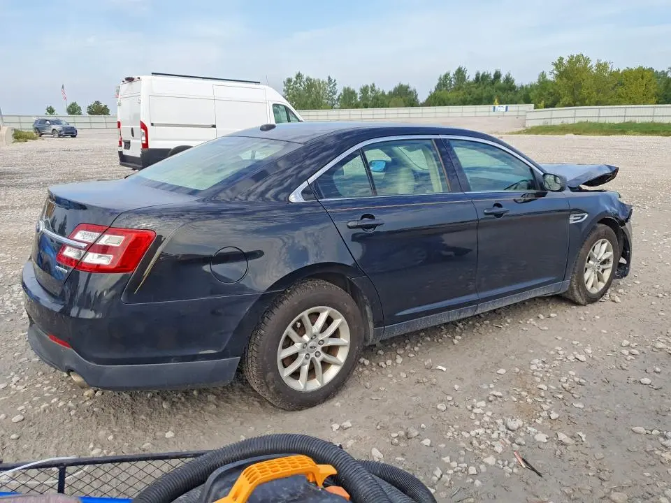 2013 FORD TAURUS SE  