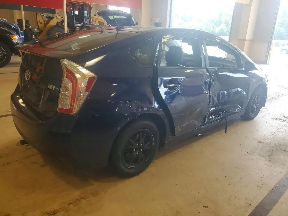 2015 TOYOTA PRIUS FOUR  