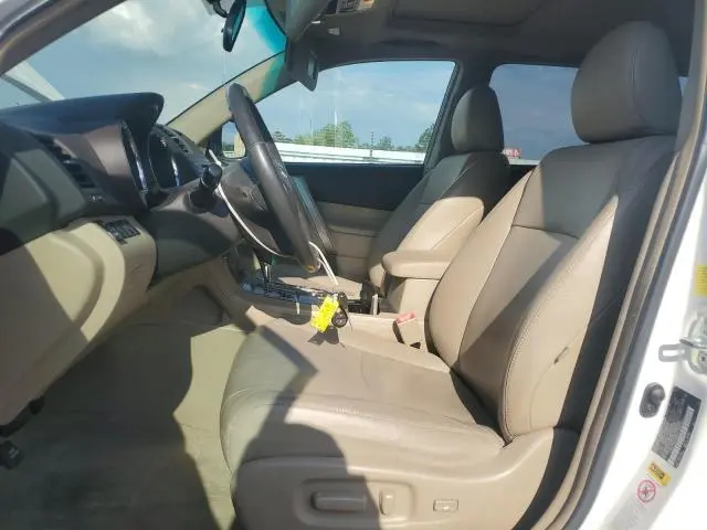 2010 TOYOTA HIGHLANDER SE  