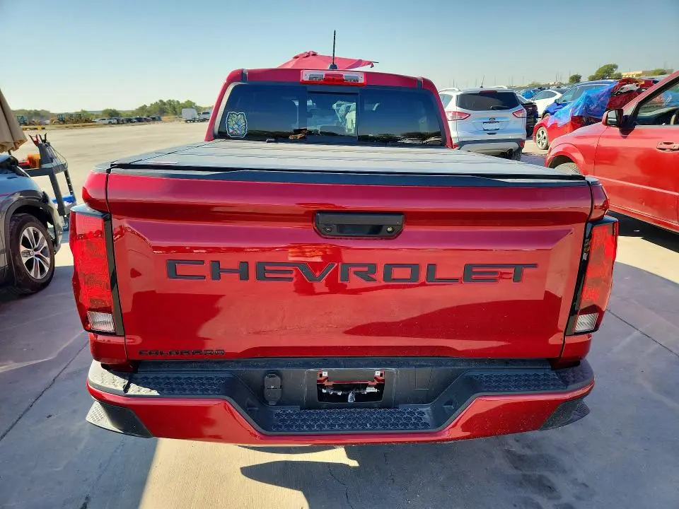 2024 CHEVROLET COLORADO LT  