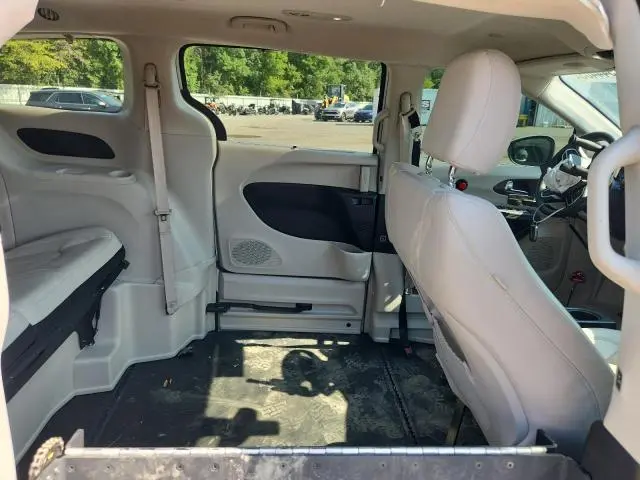 2021 CHRYSLER VOYAGER LXI  