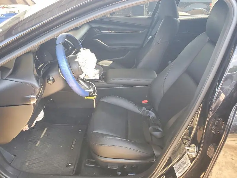 2023 MAZDA 3 PREFERRED  