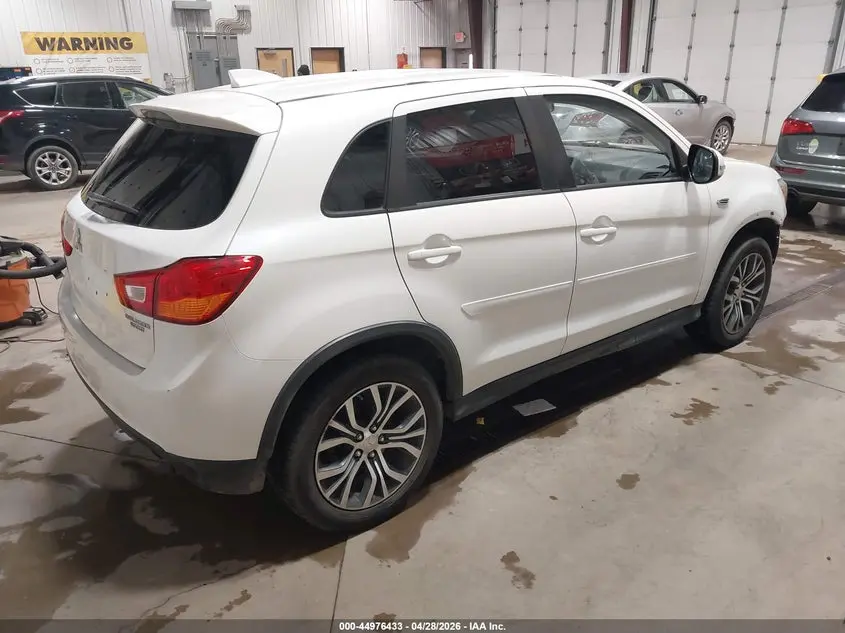 2017 MITSUBISHI OUTLANDER SPORT 2.0 LE