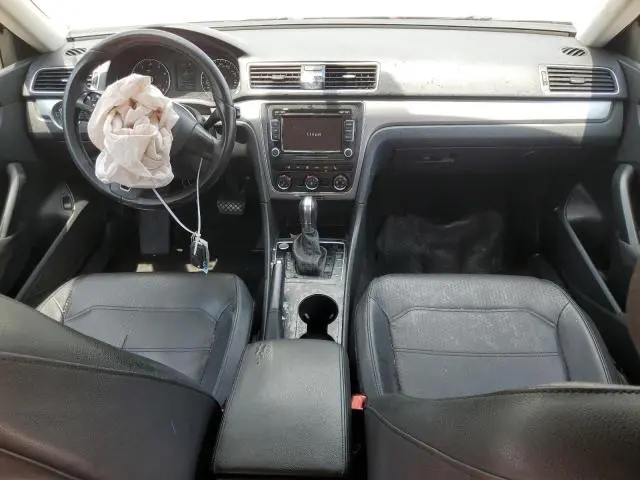 2015 VOLKSWAGEN PASSAT S  