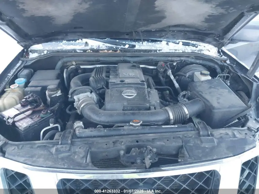 2011 NISSAN PATHFINDER LE