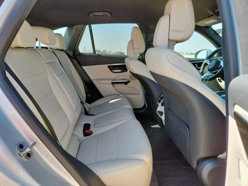 2025 MERCEDES-BENZ GLC 300  