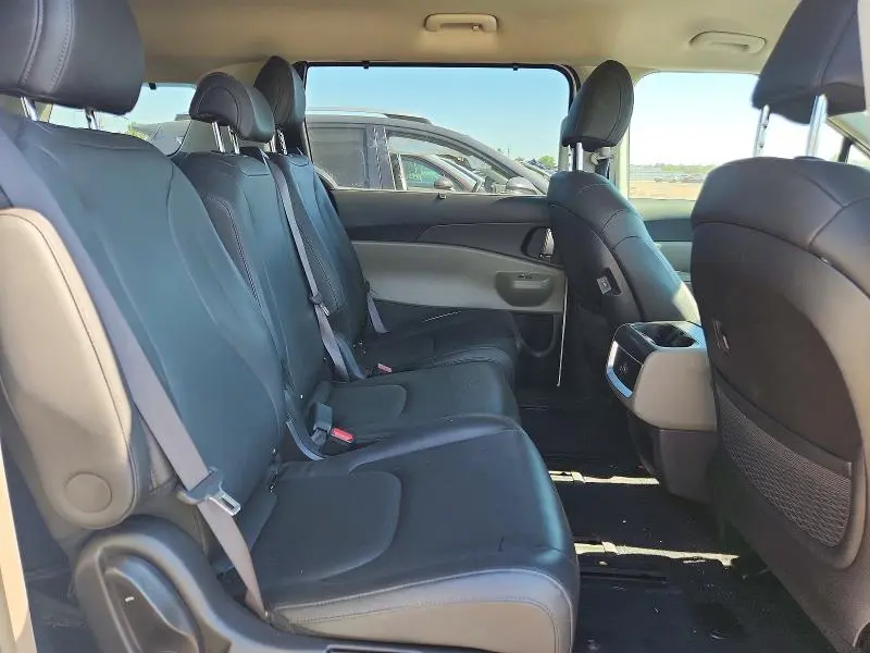 2025 KIA CARNIVAL EX  
