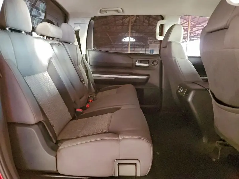 2016 TOYOTA TUNDRA CREWMAX SR5  