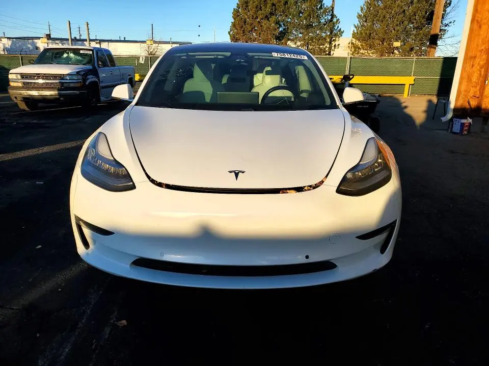 2018 TESLA MODEL 3   