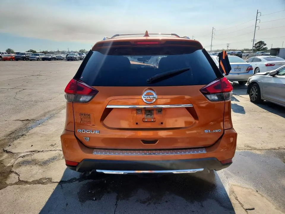 2018 NISSAN ROGUE SL  