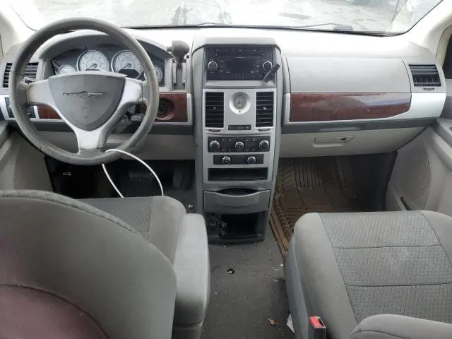 2010 CHRYSLER TOWN & COUNTRY TOURING  