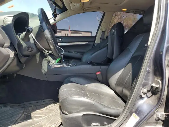 2013 INFINITI G37 