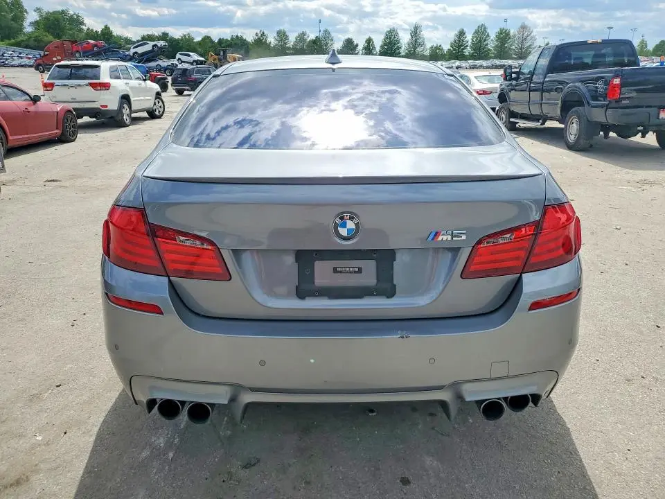 2013 BMW M5   