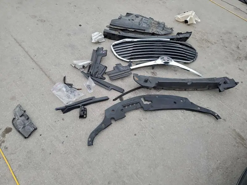 2017 TOYOTA AVALON XLE  