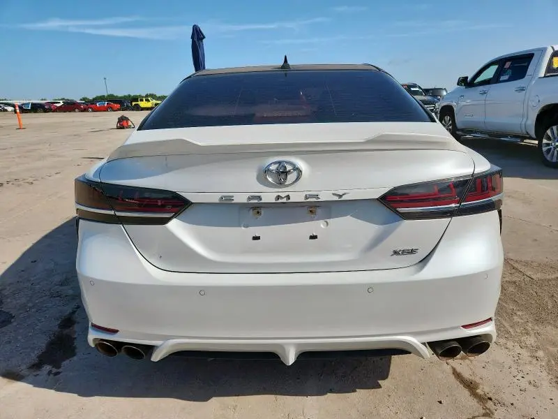 2018 TOYOTA CAMRY XSE  