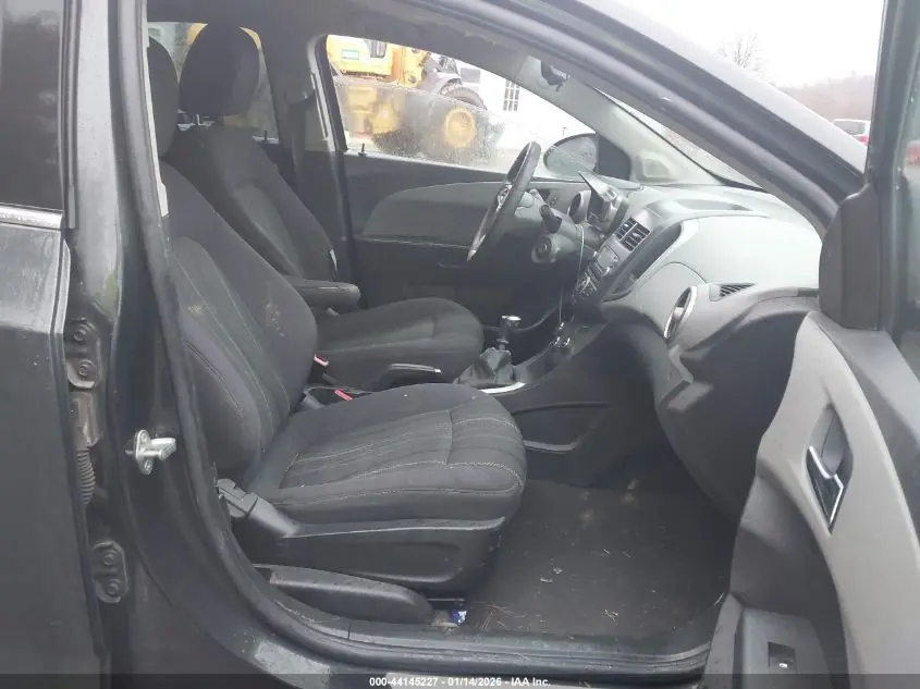 2015 CHEVROLET SONIC LT MANUAL