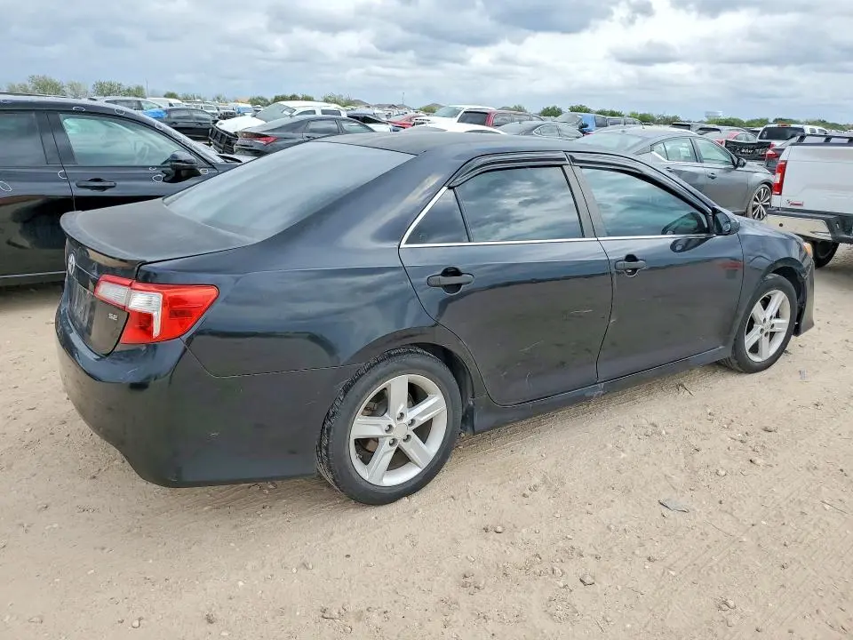 2012 TOYOTA CAMRY SE  