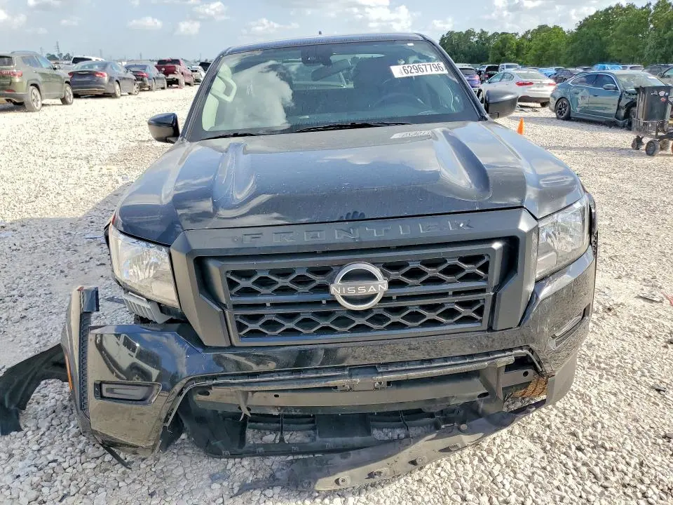 2024 NISSAN FRONTIER S  