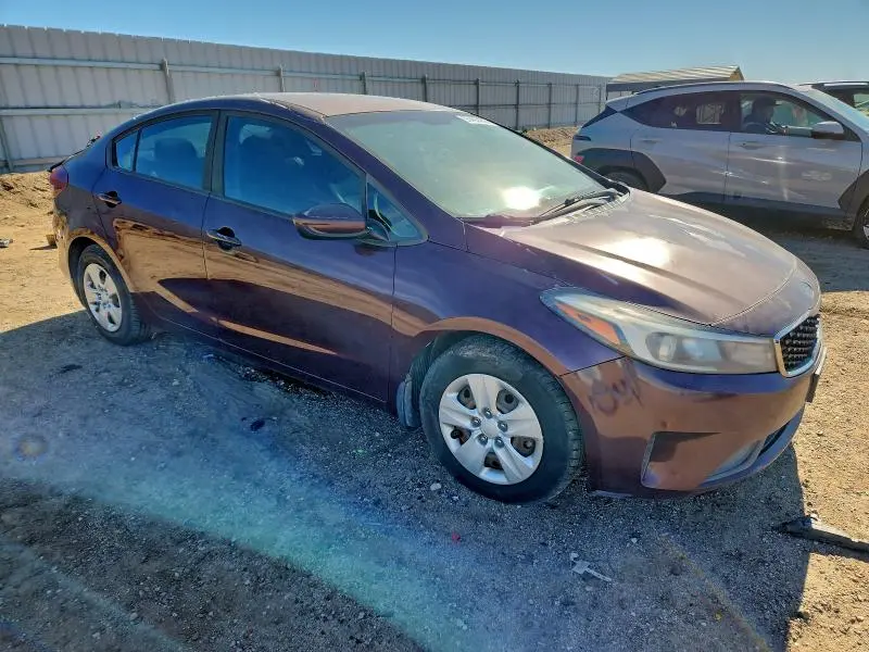 2017 KIA FORTE LX  