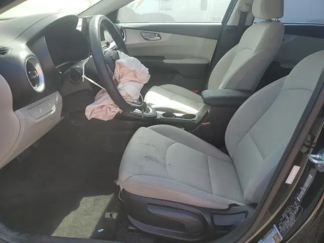 2023 KIA FORTE LX  