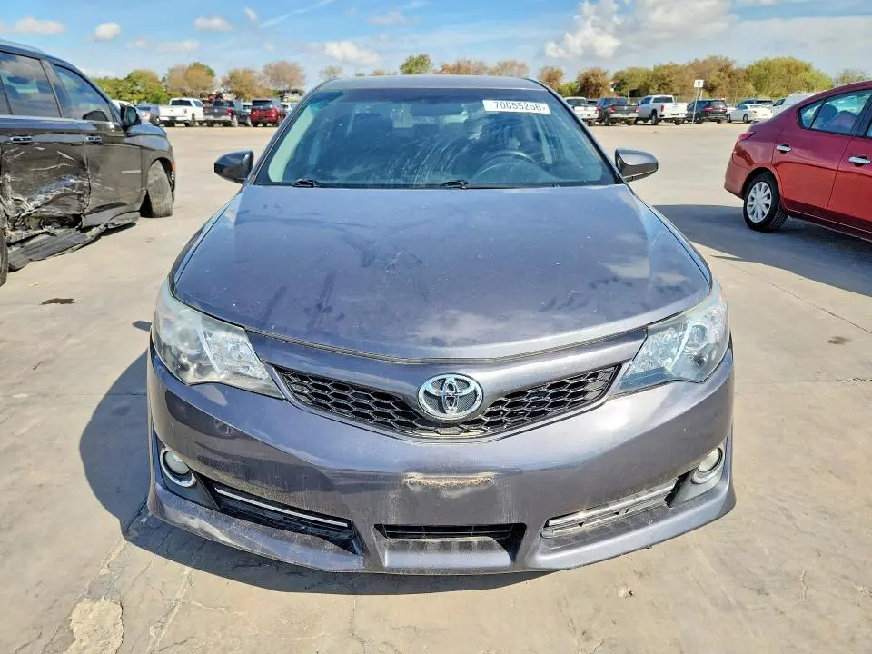 2012 TOYOTA CAMRY SE  