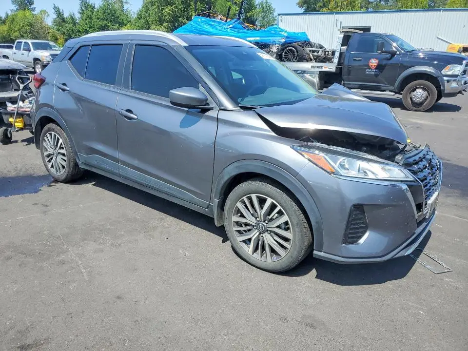2023 NISSAN KICKS SV  