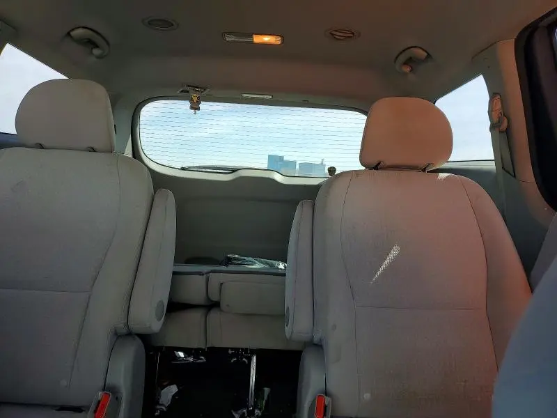 2018 KIA SEDONA L  