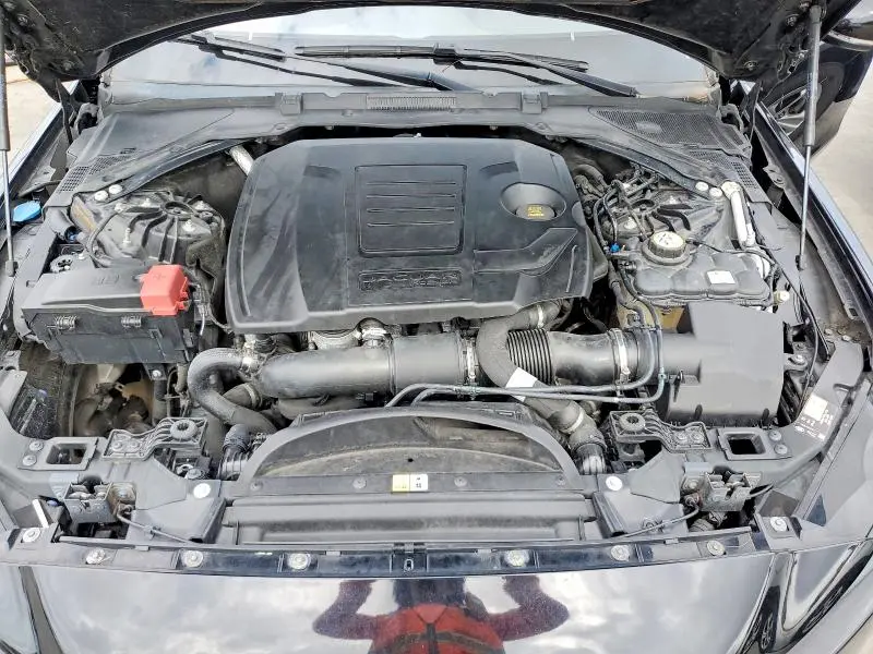 2019 JAGUAR XE PREMIUM  