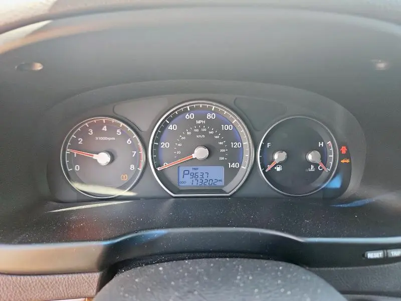 2010 HYUNDAI SANTA FE GLS  