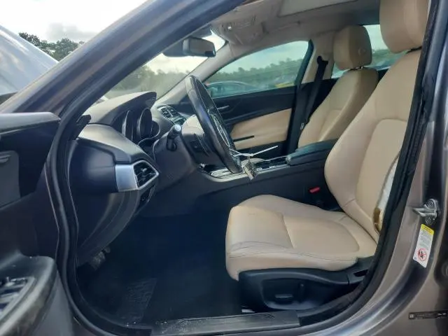2017 JAGUAR XE PREMIUM  