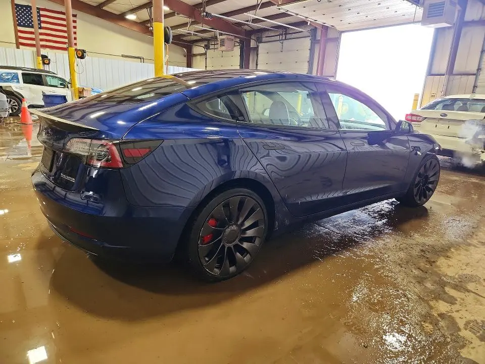 2022 TESLA MODEL 3   