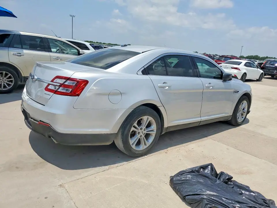 2016 FORD TAURUS SE  