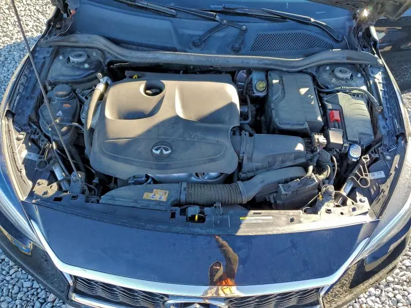 2017 INFINITI QX30 BASE  