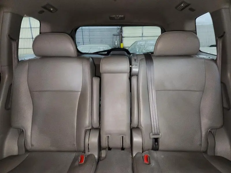 2010 TOYOTA HIGHLANDER SE  
