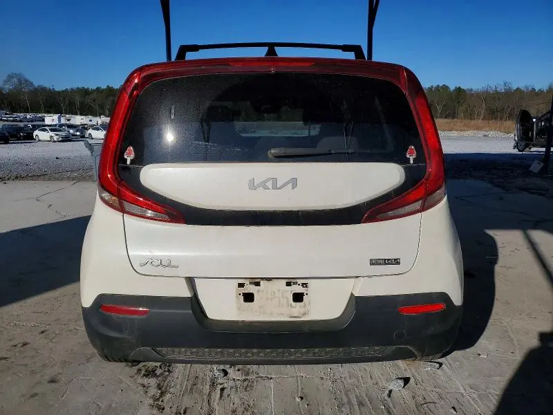 2022 KIA SOUL LX  
