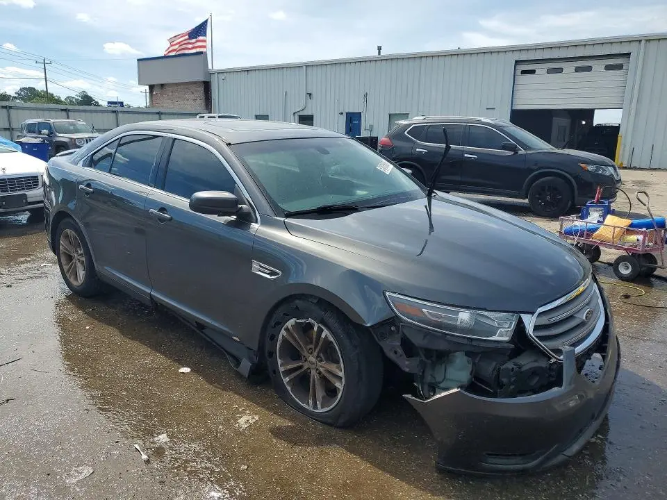 2015 FORD TAURUS SEL  