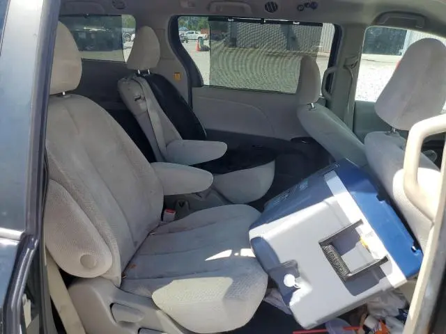 2011 TOYOTA SIENNA LE  