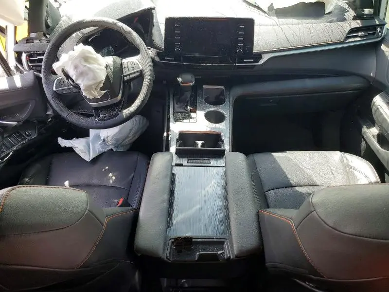 2023 TOYOTA SIENNA XSE 7-PASSENGER  