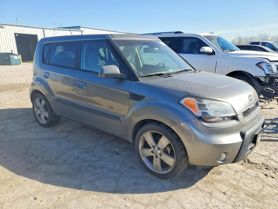 2010 KIA SOUL +  