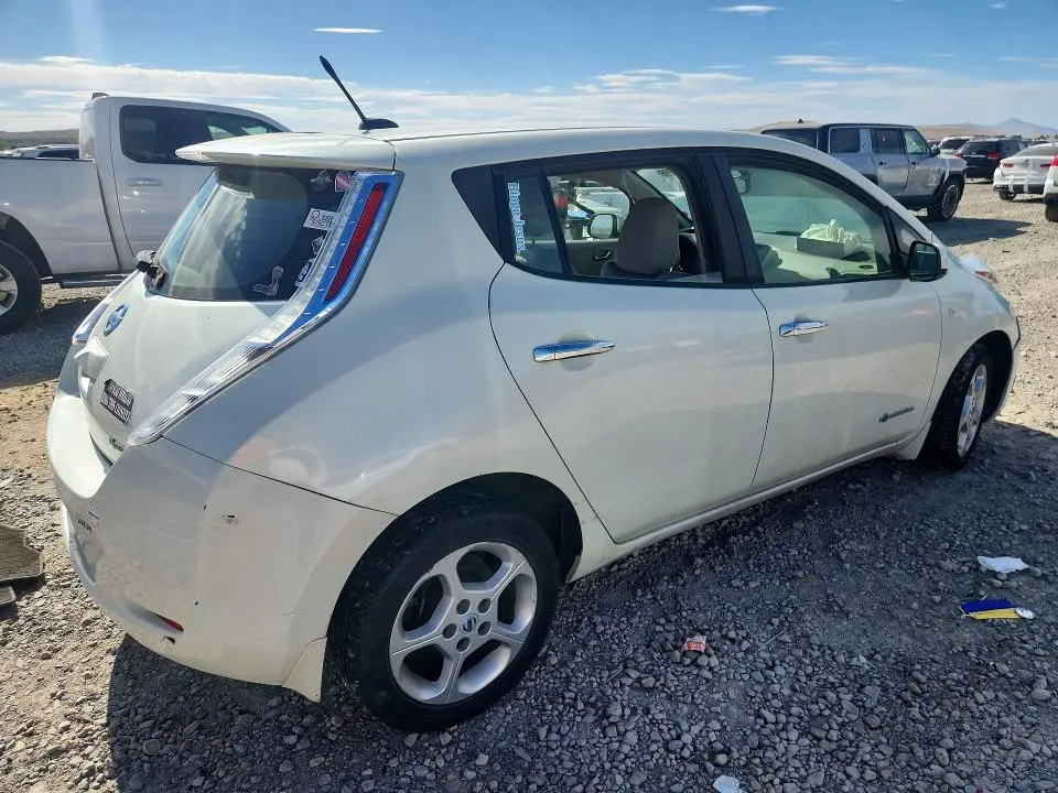2012 NISSAN LEAF SV  