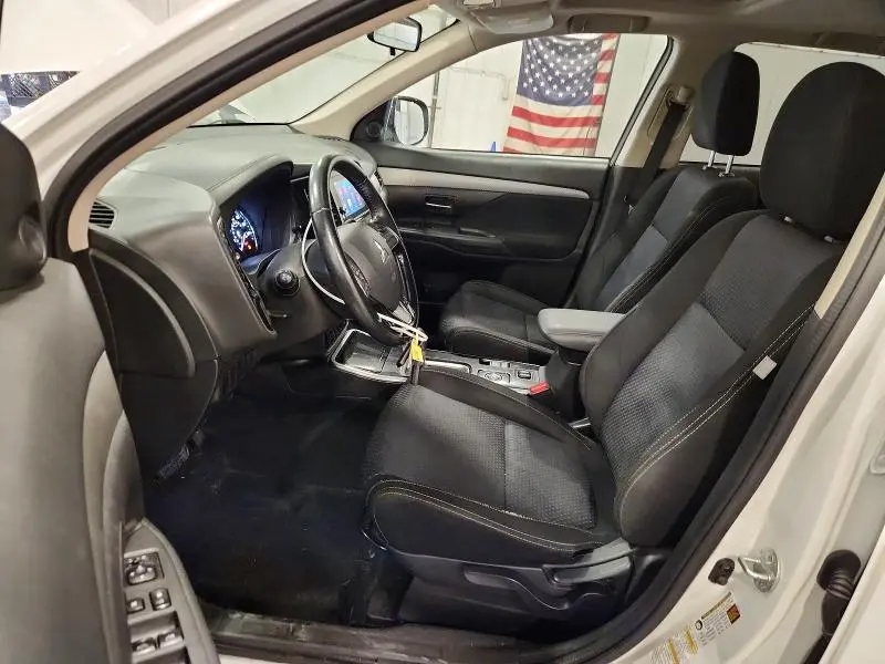 2018 MITSUBISHI OUTLANDER SE  