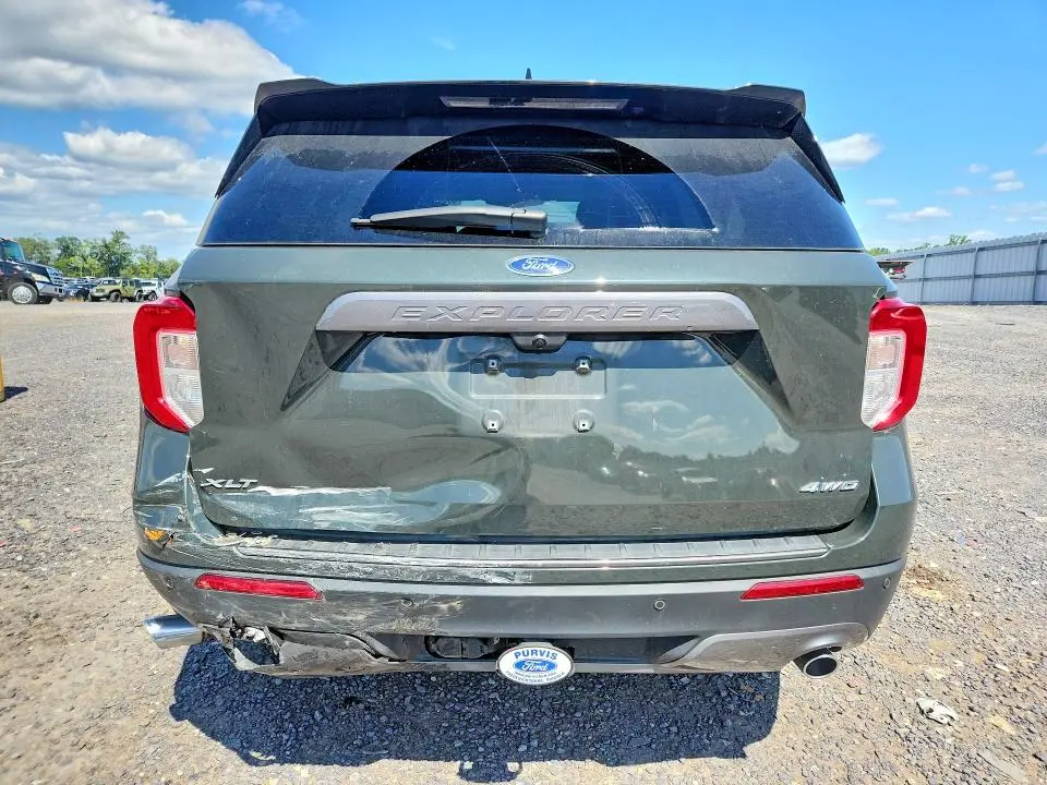 2022 FORD EXPLORER XLT  